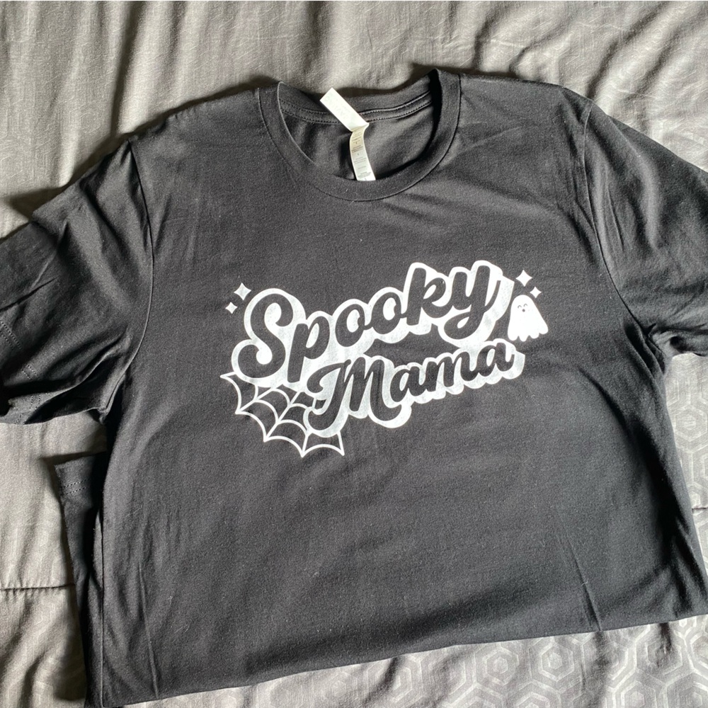 Bella Canvas (Spooky Mama) graphic Tee